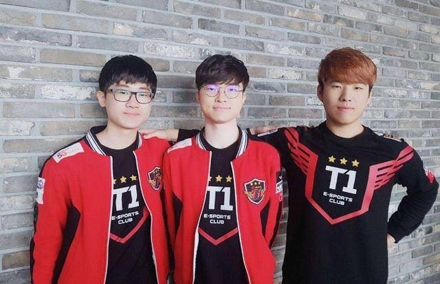 视线再次聚 视线再次聚