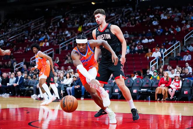 她以实际行 她以实际行