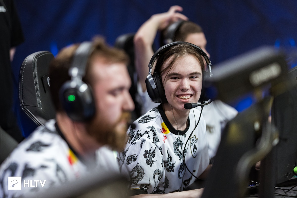 而近日悍創 而近日悍創