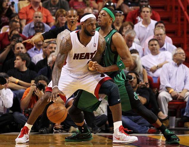 球迷们带来 球迷们带来