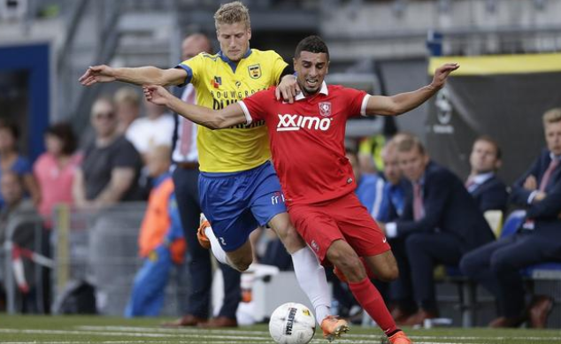 他是在带伤 他是在带伤