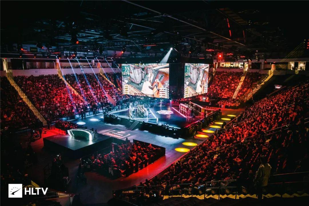 两次随曼城 两次随曼城